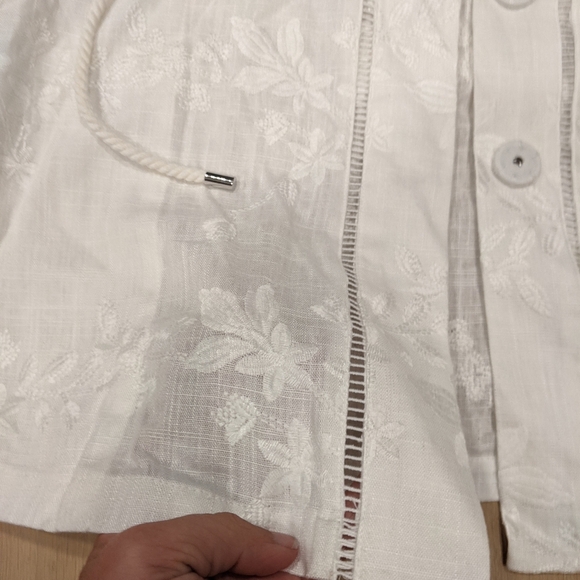 Beautiful Chico's linen blend embroidered jacket - Picture 8 of 8